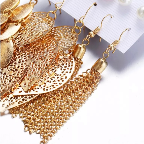 Amazing Set of Six Earrings - Picture 8 of 9